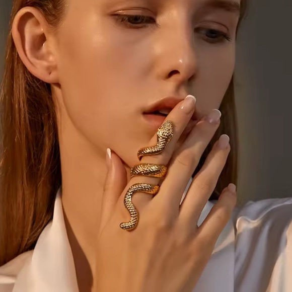 New Anthropologe sepentiGold Snake Ring - Picture 3 of 8